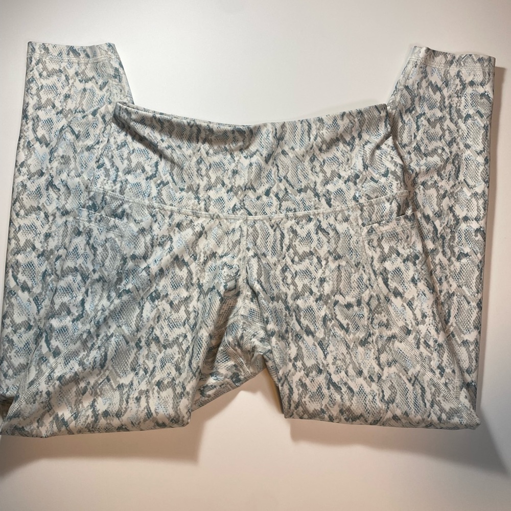 Old Navy Go Dry Leggings - Medium Petite